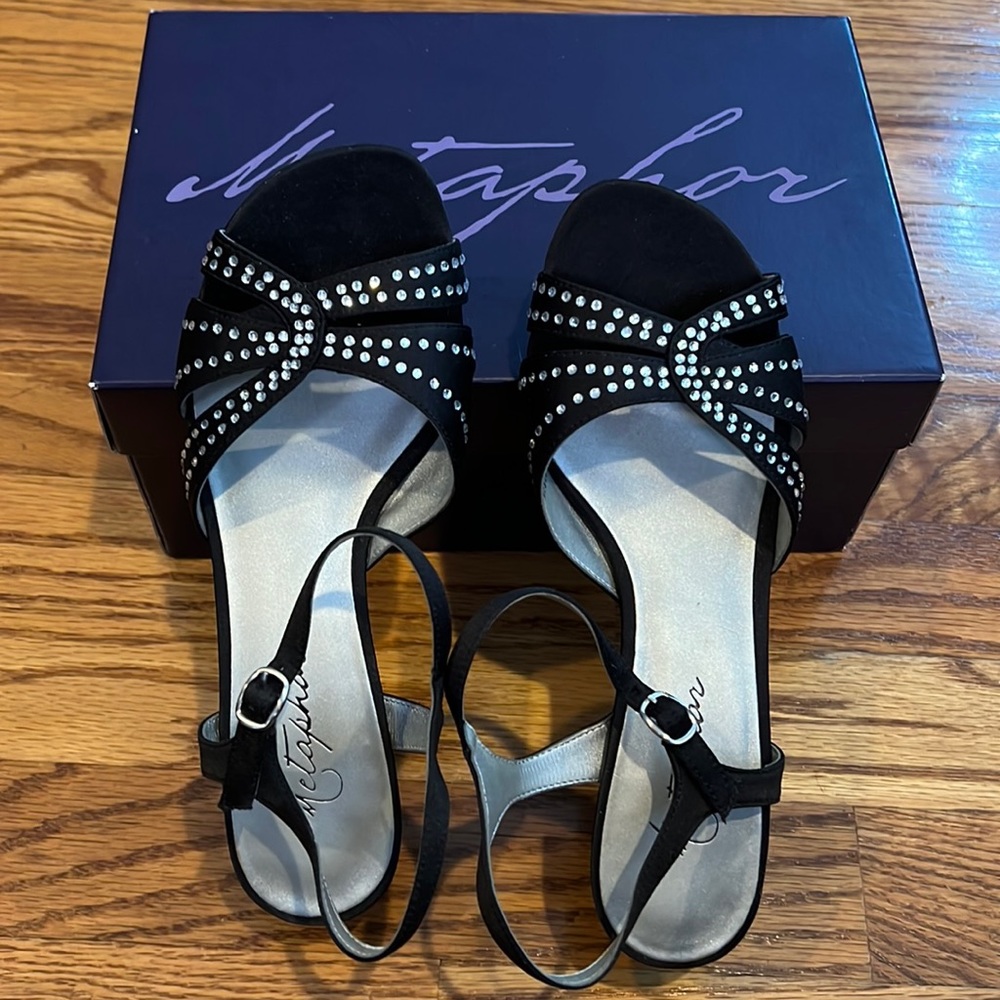 Metaphor Tristan Size 5 1/2 Med Black Heels W/Ankle
Strap Open Toe
